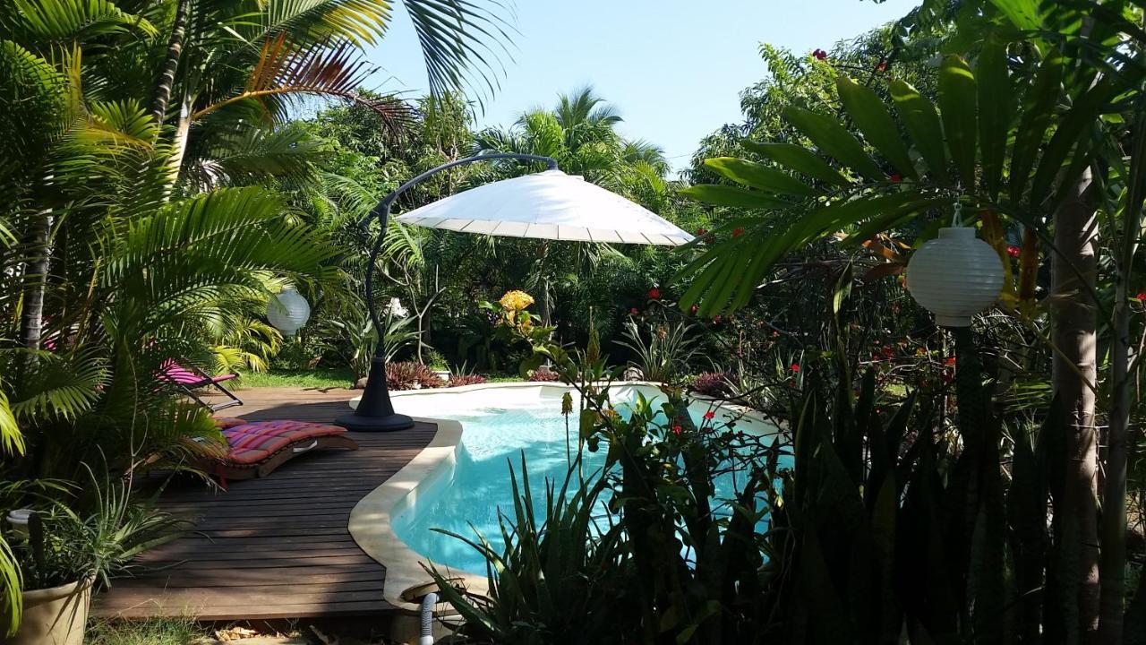 לה סאלין לה ביינס Maison Meublee Avec Piscine Pres Du Lagon מראה חיצוני תמונה