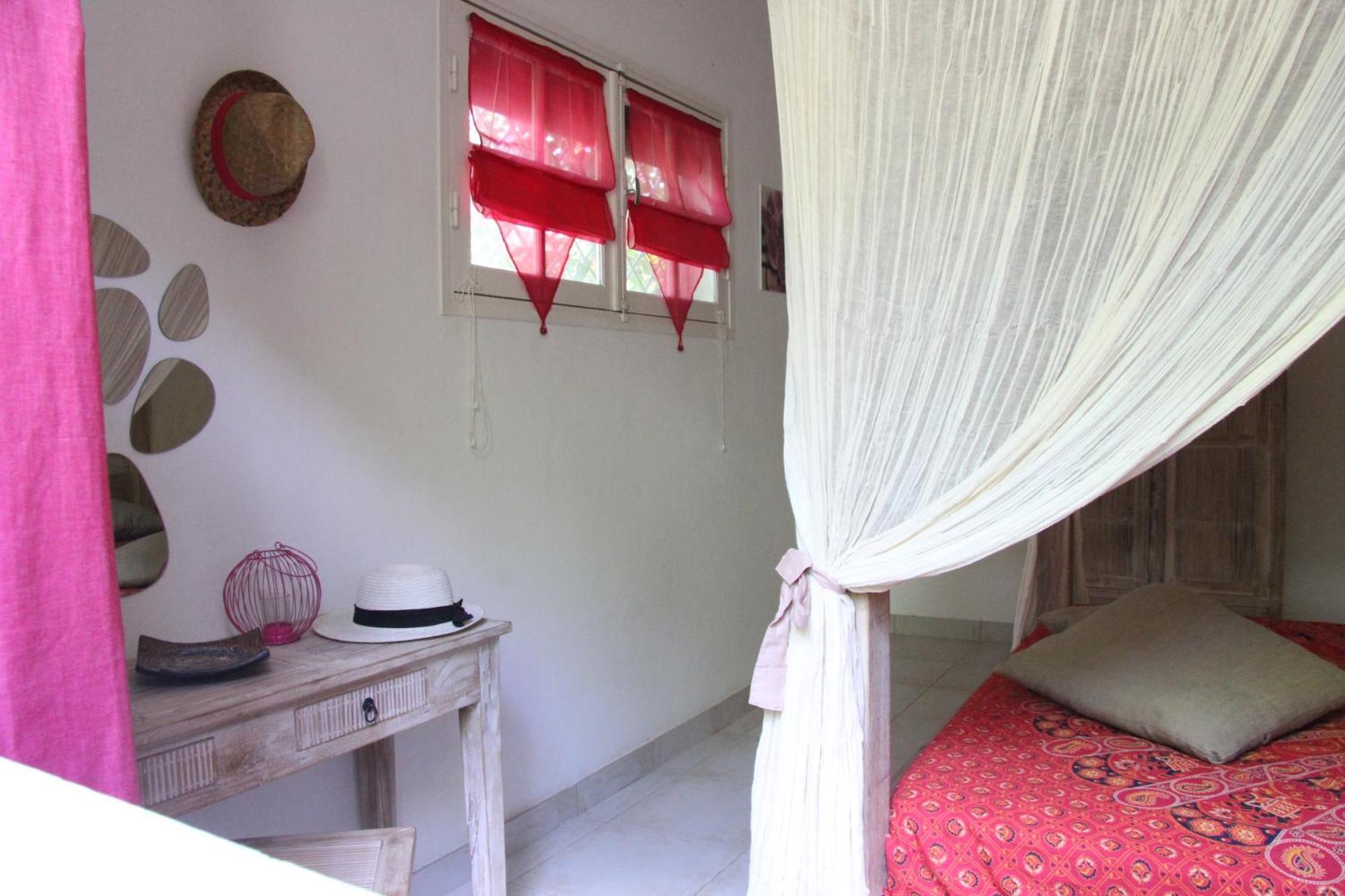 לה סאלין לה ביינס Maison Meublee Avec Piscine Pres Du Lagon מראה חיצוני תמונה