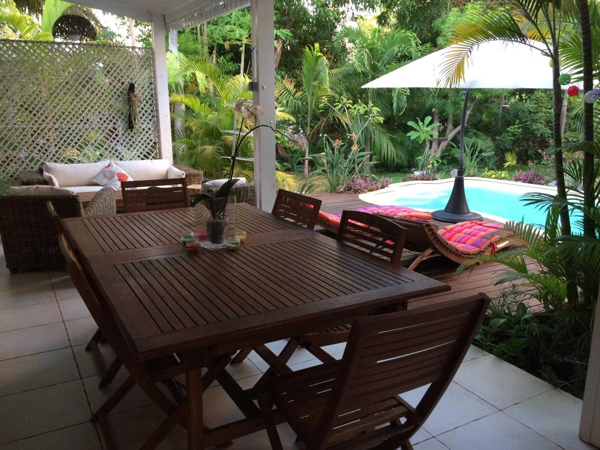 לה סאלין לה ביינס Maison Meublee Avec Piscine Pres Du Lagon מראה חיצוני תמונה