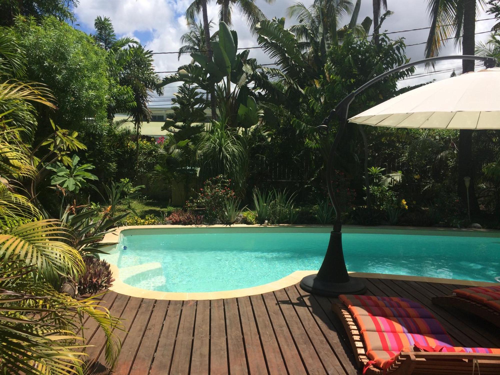 לה סאלין לה ביינס Maison Meublee Avec Piscine Pres Du Lagon מראה חיצוני תמונה
